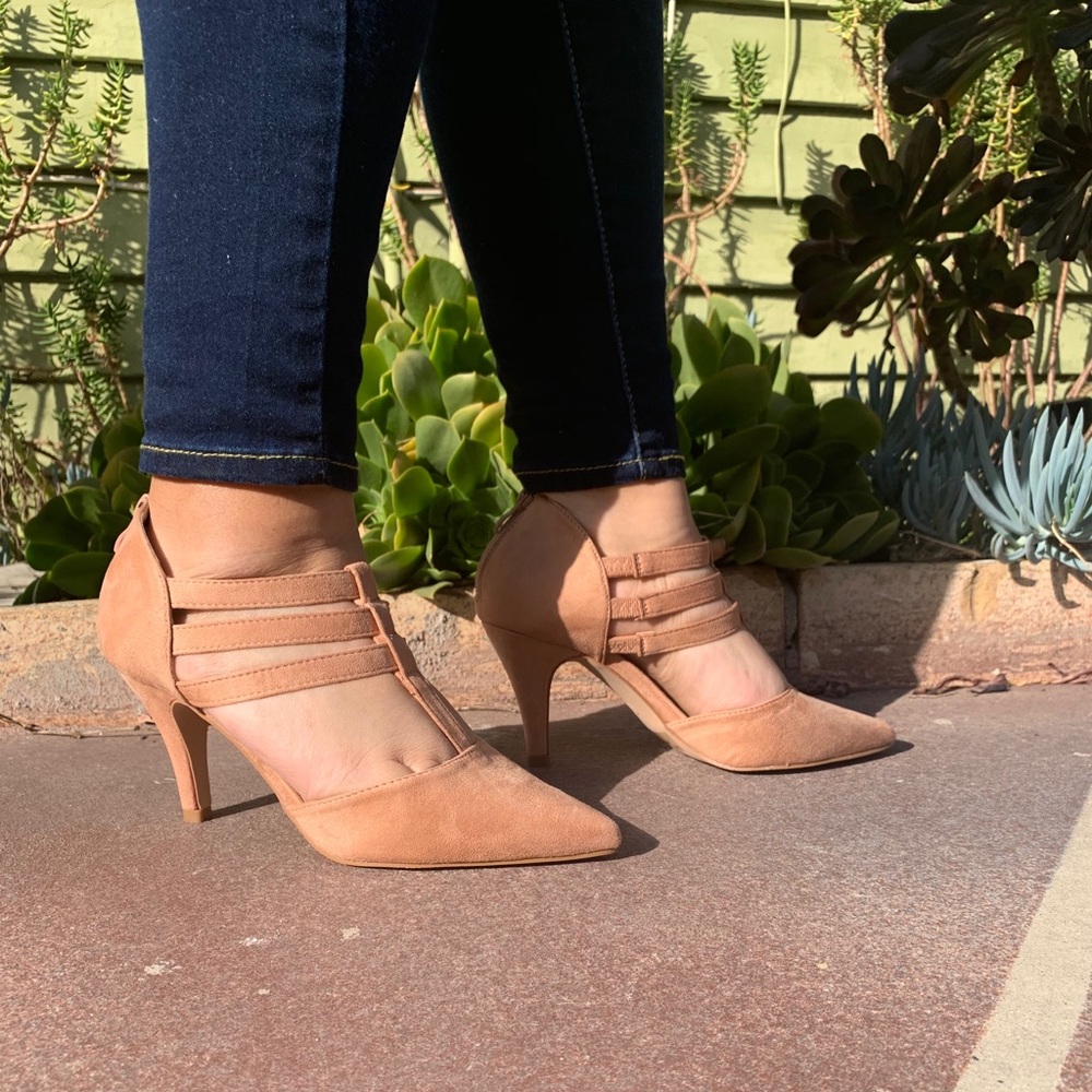 New T- strap mid heels only 10 left - Picture 2 of 8